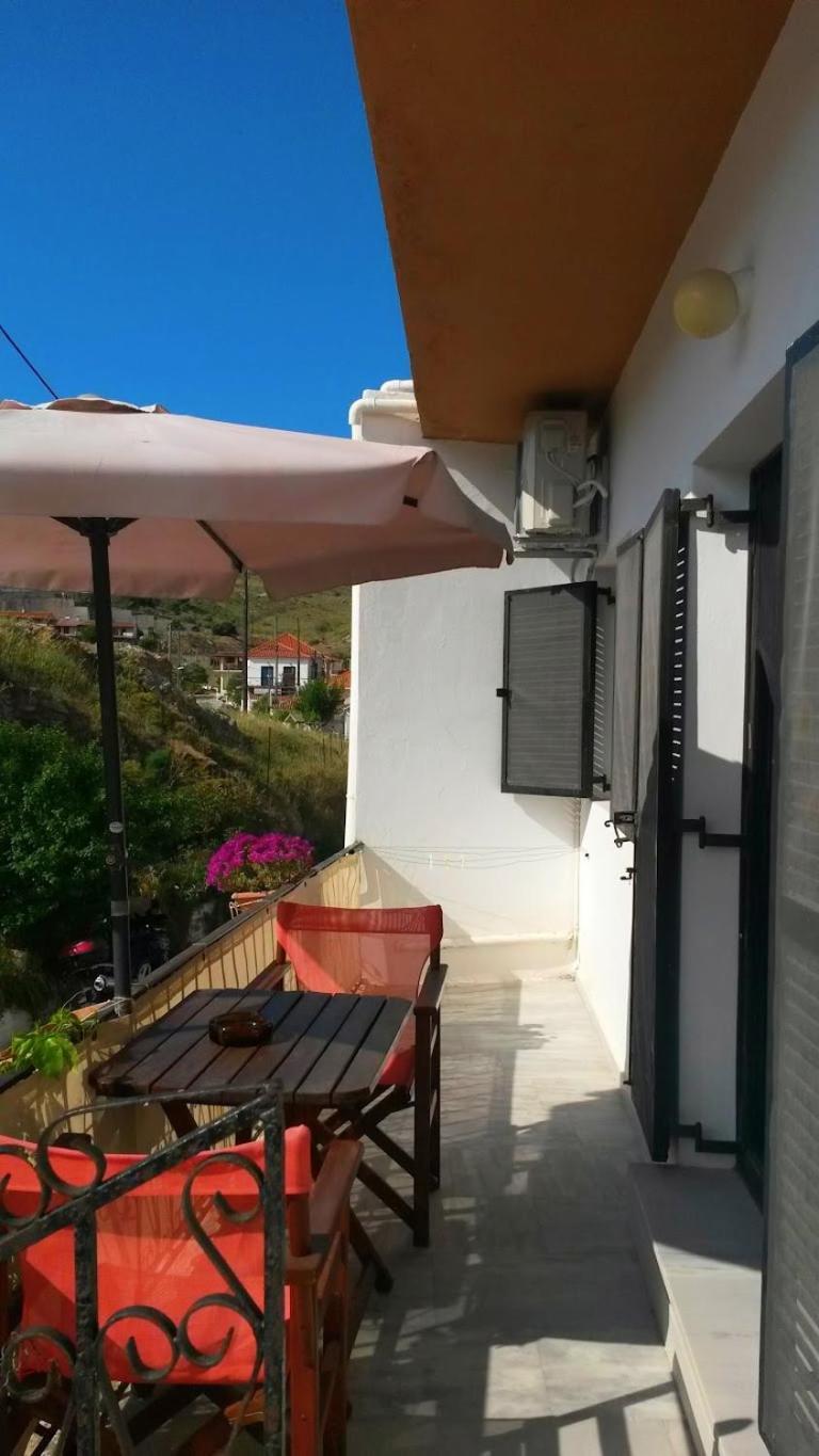 Kostas Studios Apartments - Ενοικιαζόμενα Δωμάτια Με Κουζινάκι ميرينا المظهر الخارجي الصورة