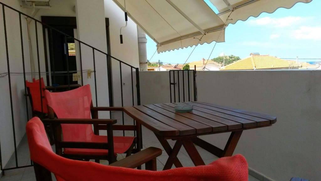 Kostas Studios Apartments - Ενοικιαζόμενα Δωμάτια Με Κουζινάκι ميرينا المظهر الخارجي الصورة