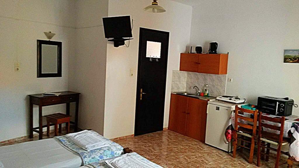 Kostas Studios Apartments - Ενοικιαζόμενα Δωμάτια Με Κουζινάκι ميرينا المظهر الخارجي الصورة