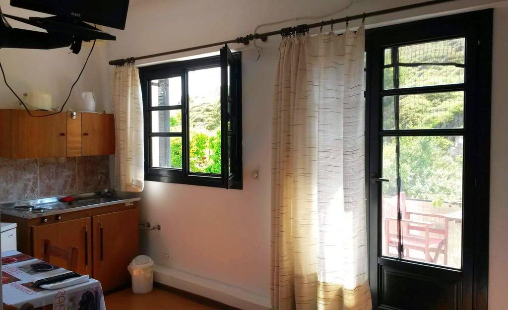 Kostas Studios Apartments - Ενοικιαζόμενα Δωμάτια Με Κουζινάκι ميرينا المظهر الخارجي الصورة